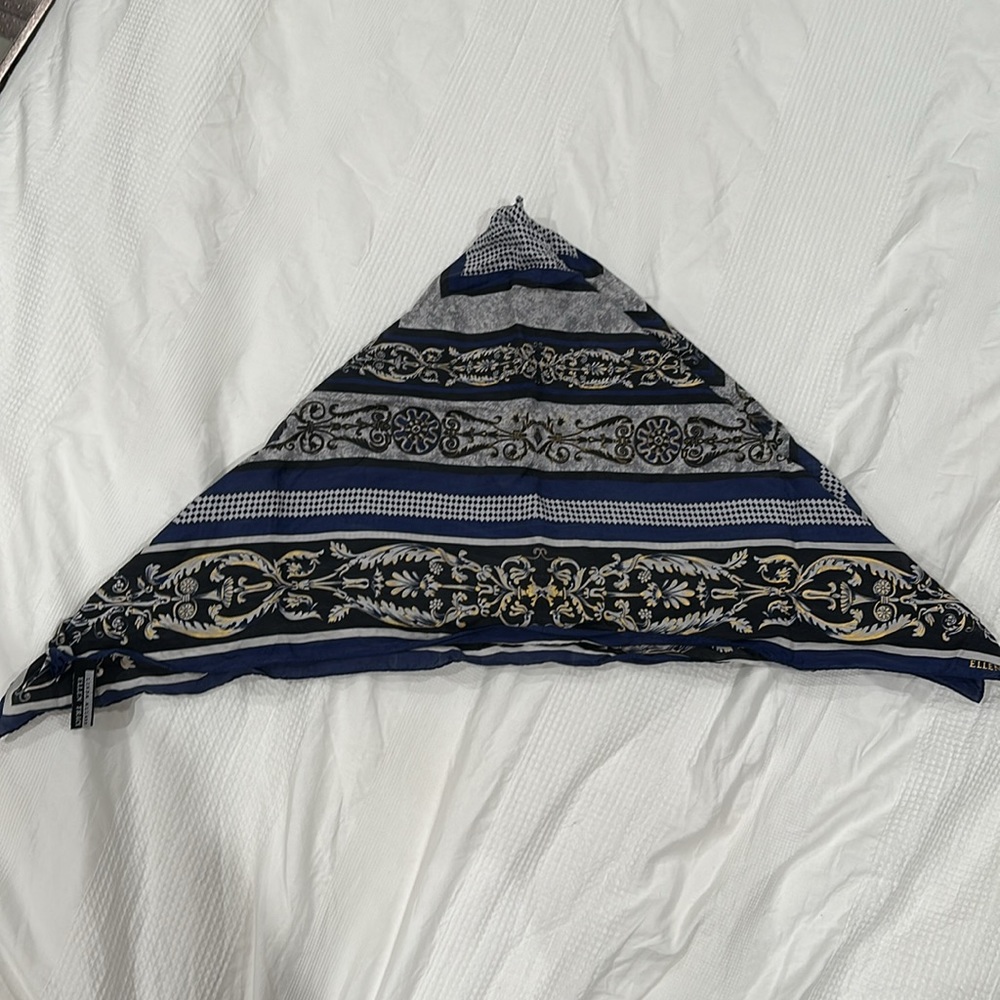 Ellen Tracy silk scarf - Picture 6 of 6